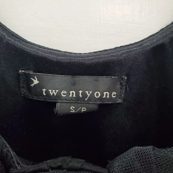 Twentyone Women's Black Mesh Wrapped Gemstone Bubble Hem Cami Top Tank Size S - Picture 3 of 6